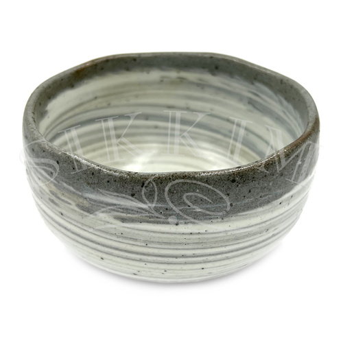 Japońska czarka do ceremonialnej herbaty matcha `Kumo`